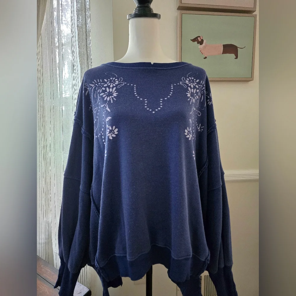 Free People We The Free Graphic Camden Sweatshirt - Blue Floral - Large - Picture 3 of 8